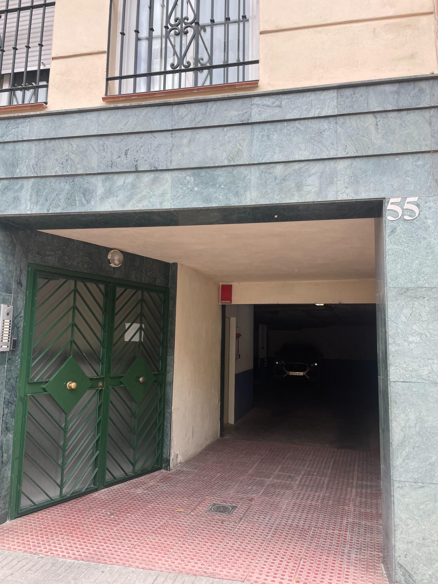 Vista exterior de Garatge en venda en Coín