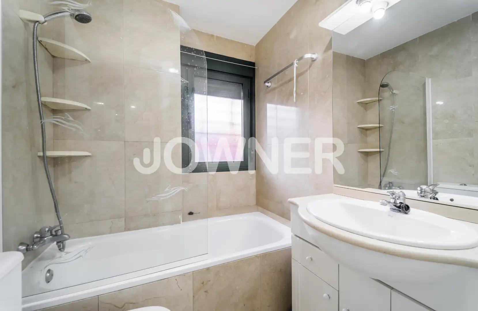 Baño de Piso en venta en Madrid con Aire acondicionado, Calefacción y Amueblado