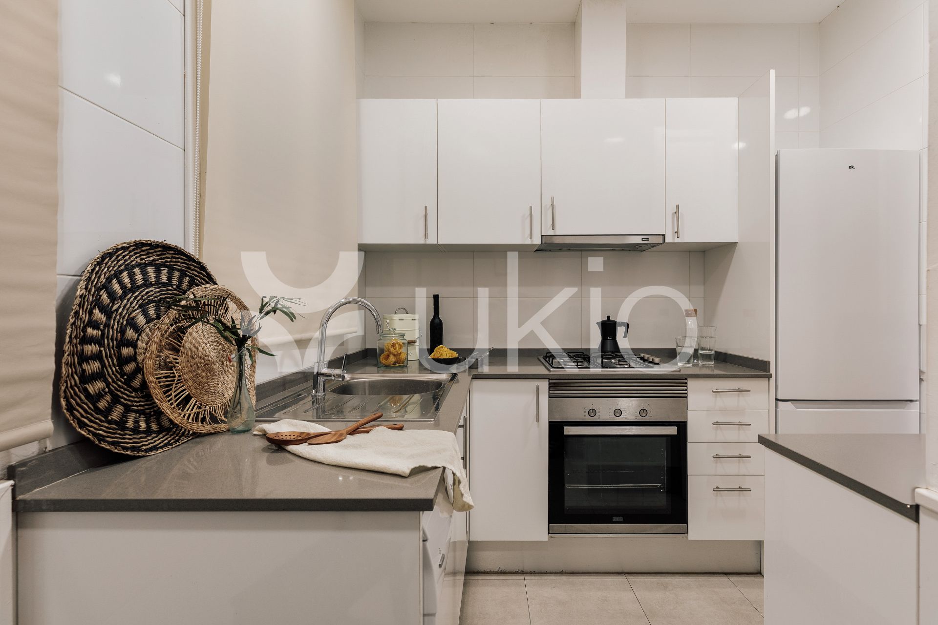 Kitchen of Apartment to rent in  Barcelona Capital  with Air Conditioner, Heating and Furnished