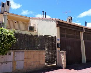 Außenansicht von Einfamilien-Reihenhaus miete in Torrelodones mit Terrasse