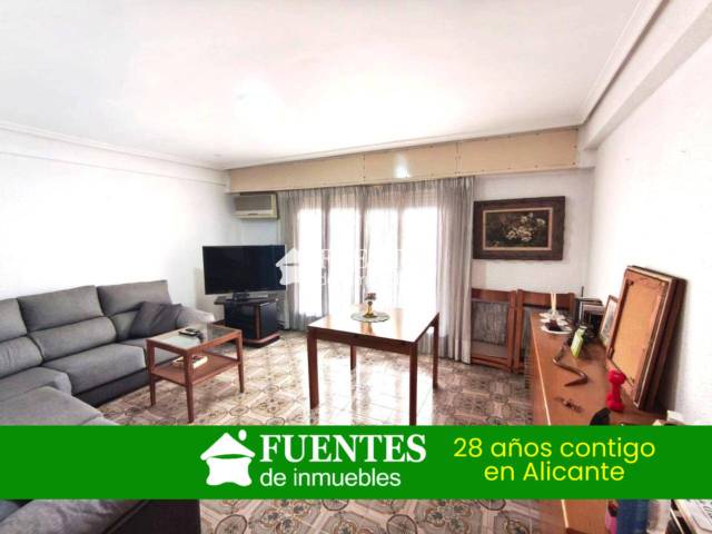 Piso en Venta en Calle Ingeniero Sanchiz Pujalte en Campoamor
