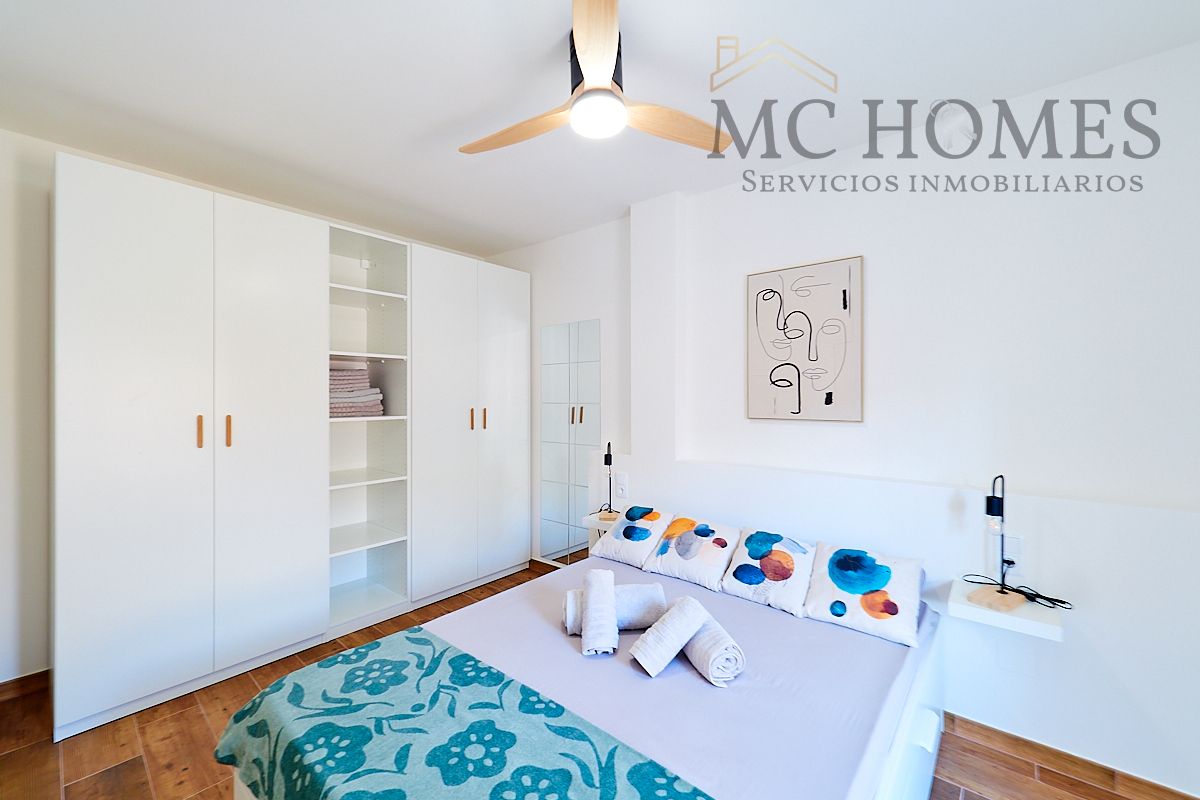 Schlafzimmer von Dachboden miete in Torrevieja mit Klimaanlage, Terrasse und Möbliert