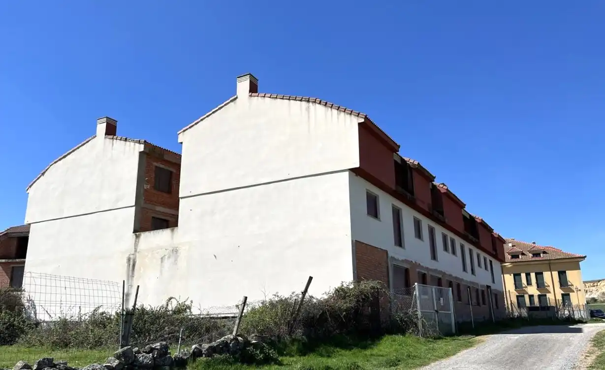 Einfamilien-Reihenhaus zum Verkauf in Norte - La Higuera, Espirdo