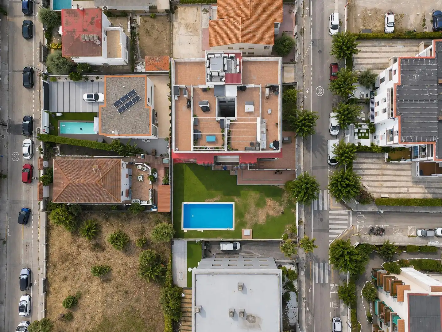Vista exterior de Piso en venta en Vilanova i la Geltrú con Aire acondicionado, Calefacción y Piscina comunitaria