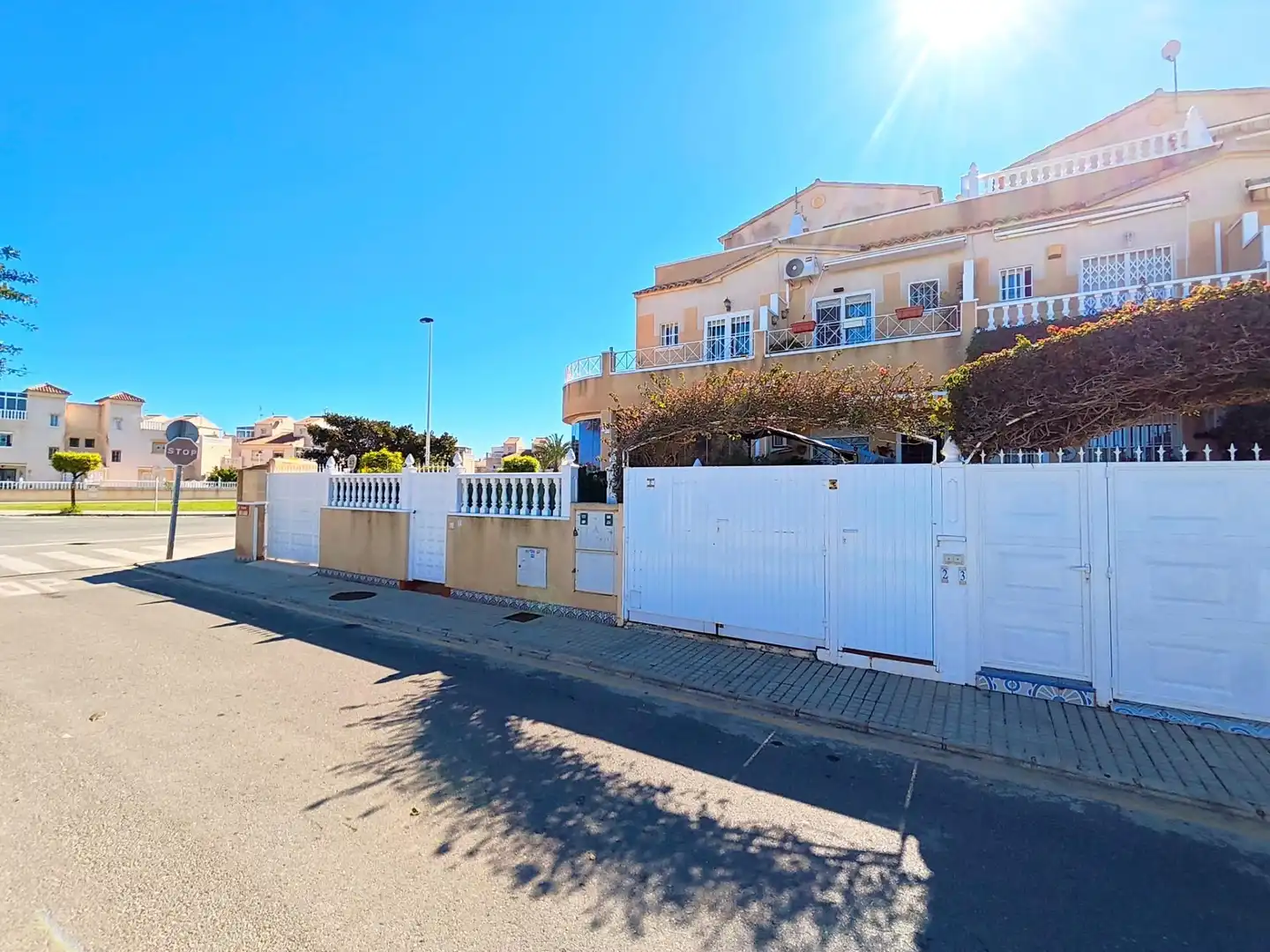 Vista exterior de Casa o chalet en venta en Torrevieja con Aire acondicionado, Terraza y Piscina comunitaria