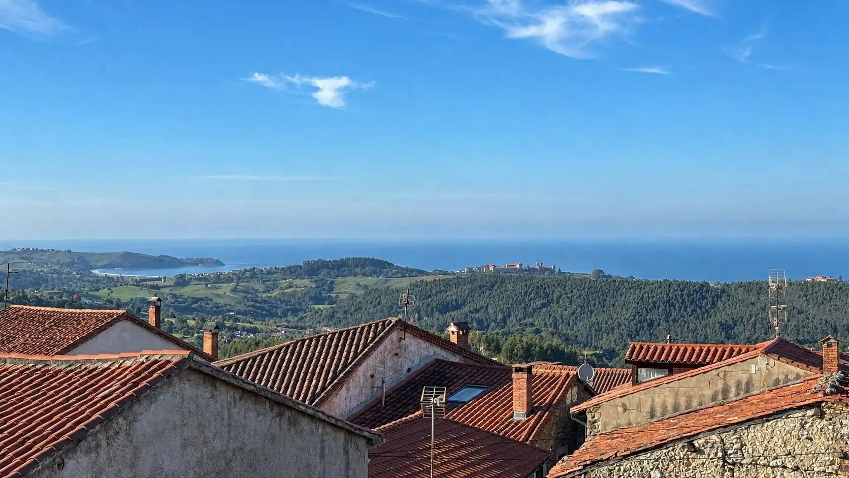 Vista exterior de Dúplex en venta en Udías, Cantabria