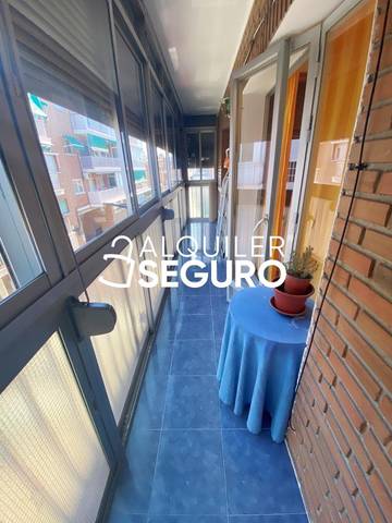 Piso en Alquiler en Santa Tecla en Canillejas