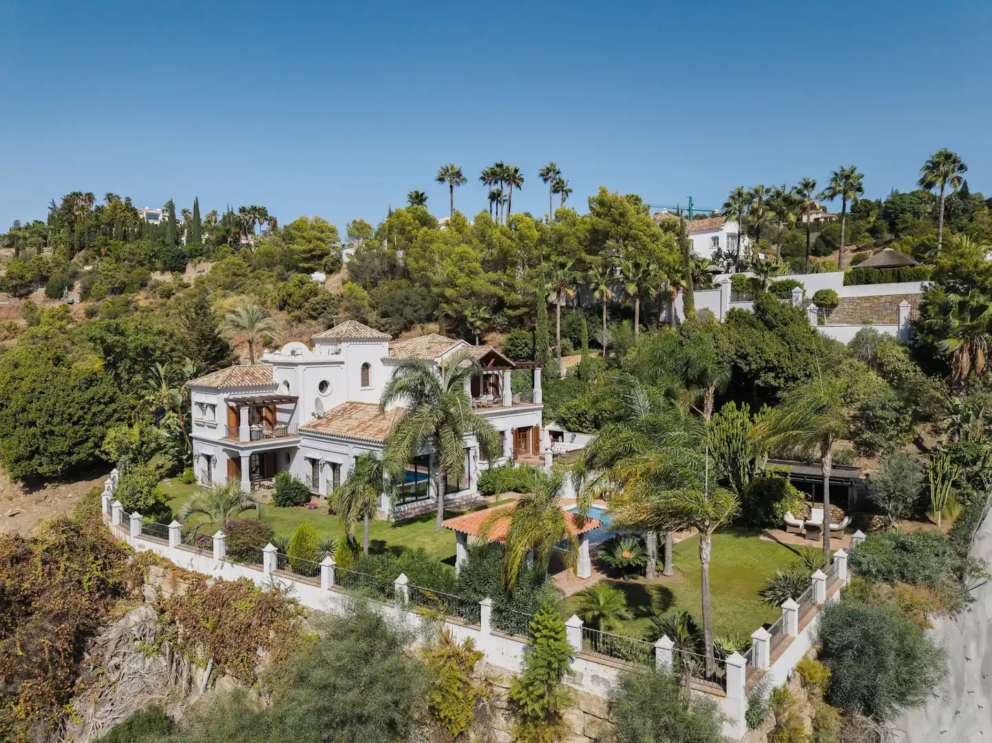 Exterior view of Houses for sale in Benahavís  with Air Conditioner, Private garden and Swimming Pool