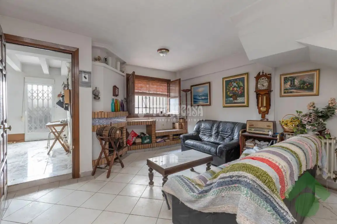 Casa adosada en venta en Ogíjares con Aire acondicionado, Calefacción y Trastero