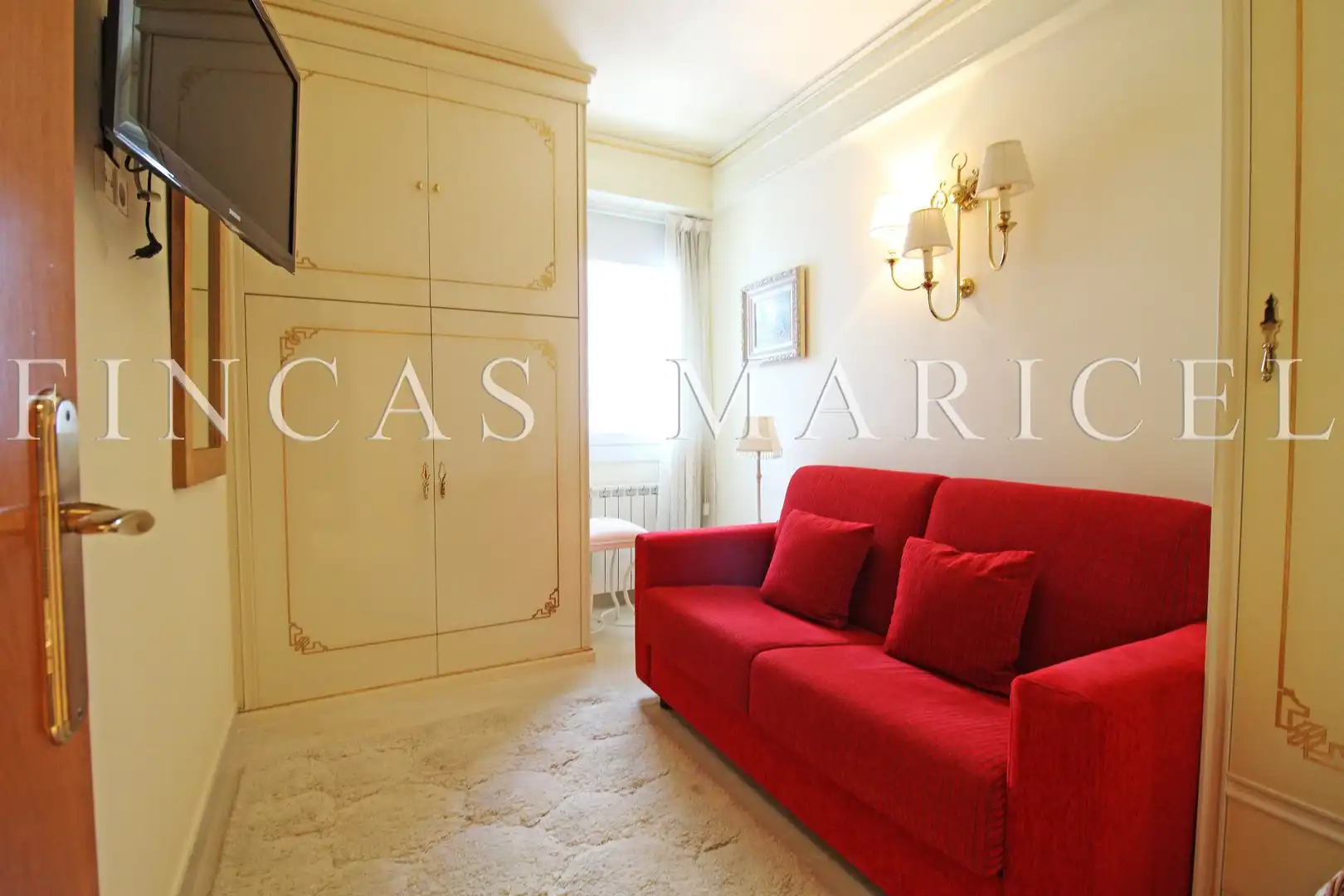 Schlafzimmer von Dachboden zum Verkauf in Sitges mit Klimaanlage, Heizung und Terrasse