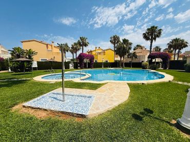 Reihenhaus mit Balkon zum Verkauf in Oliva Nova