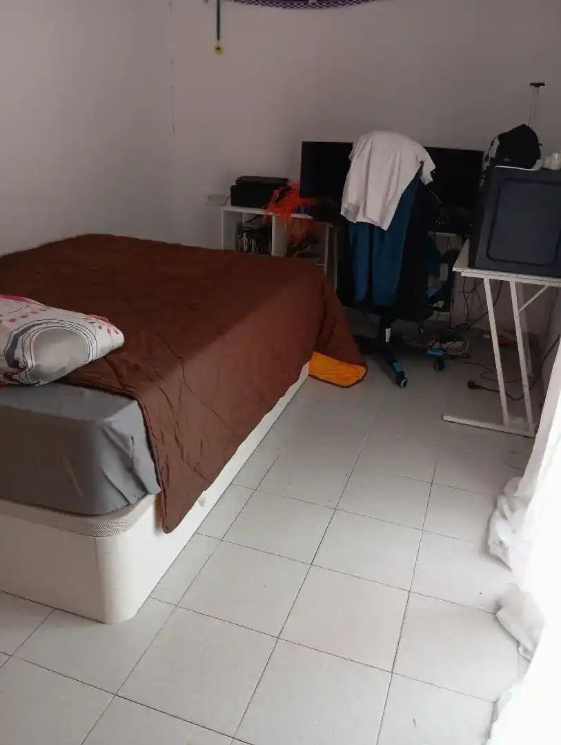 Dormitori de Casa adosada en venda en Besalú amb Traster