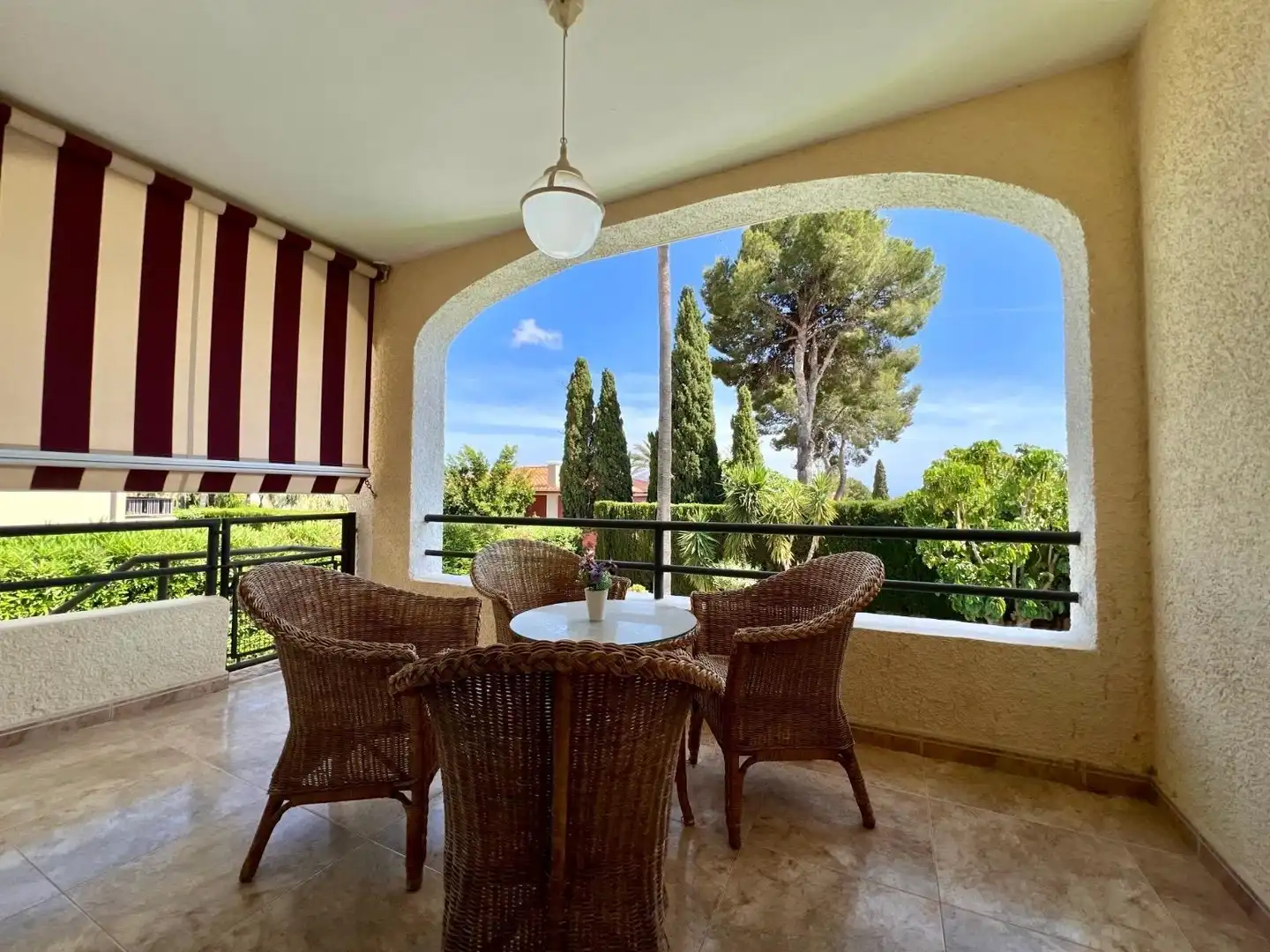 Terraza de Casa o chalet en venta en Benidorm con Aire acondicionado, Jardín privado y Piscina
