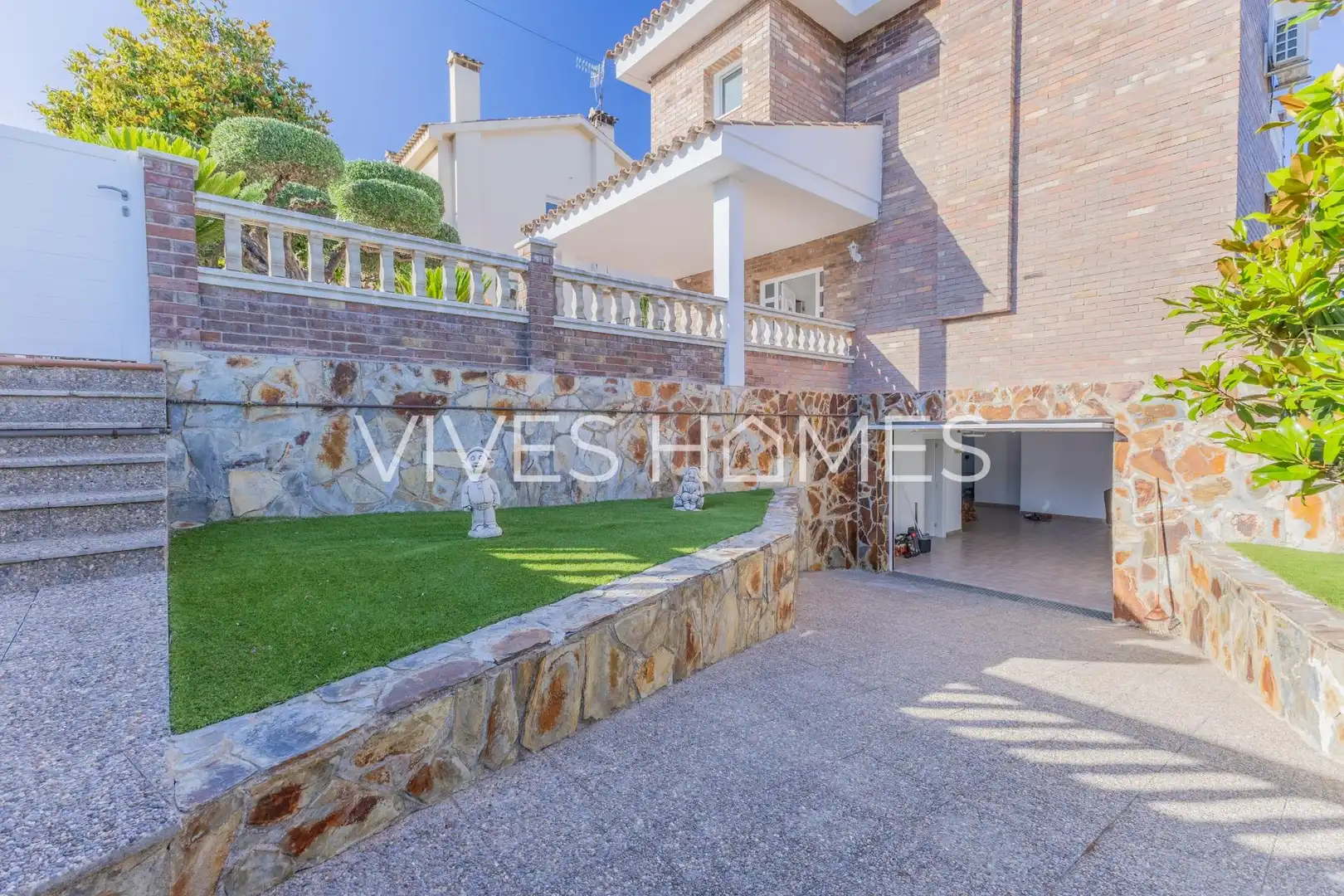Exterior view of Houses for sale in Arenys de Mar  with Air Conditioner, Heating and Private garden