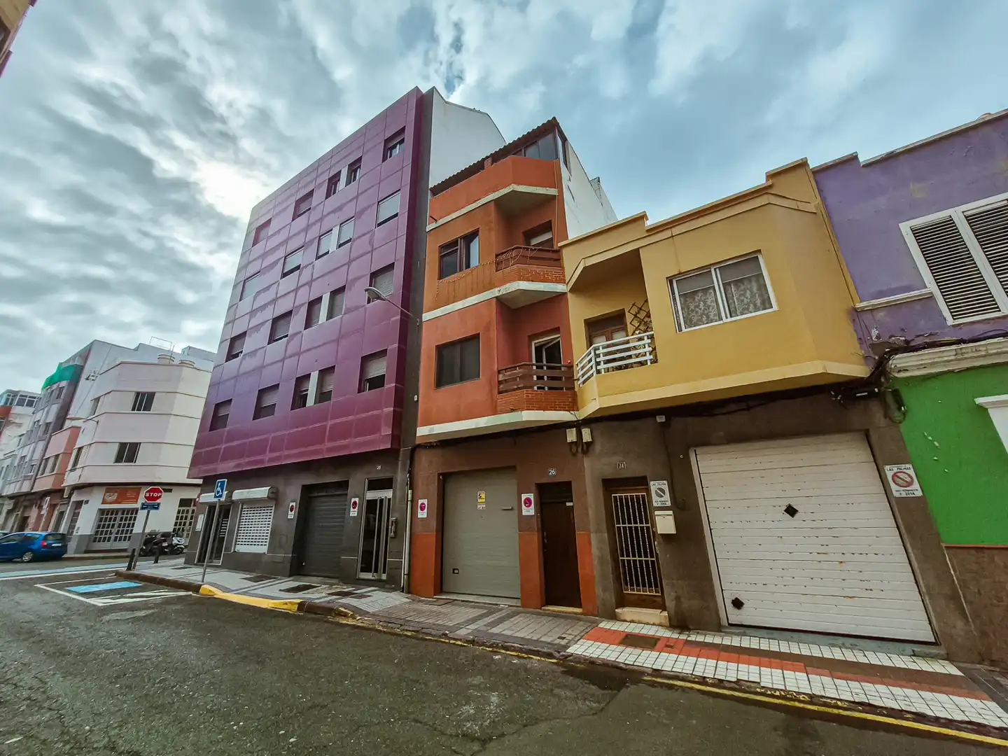 Vista exterior de Pis en venda en Las Palmas de Gran Canaria amb Moblat i Balcó