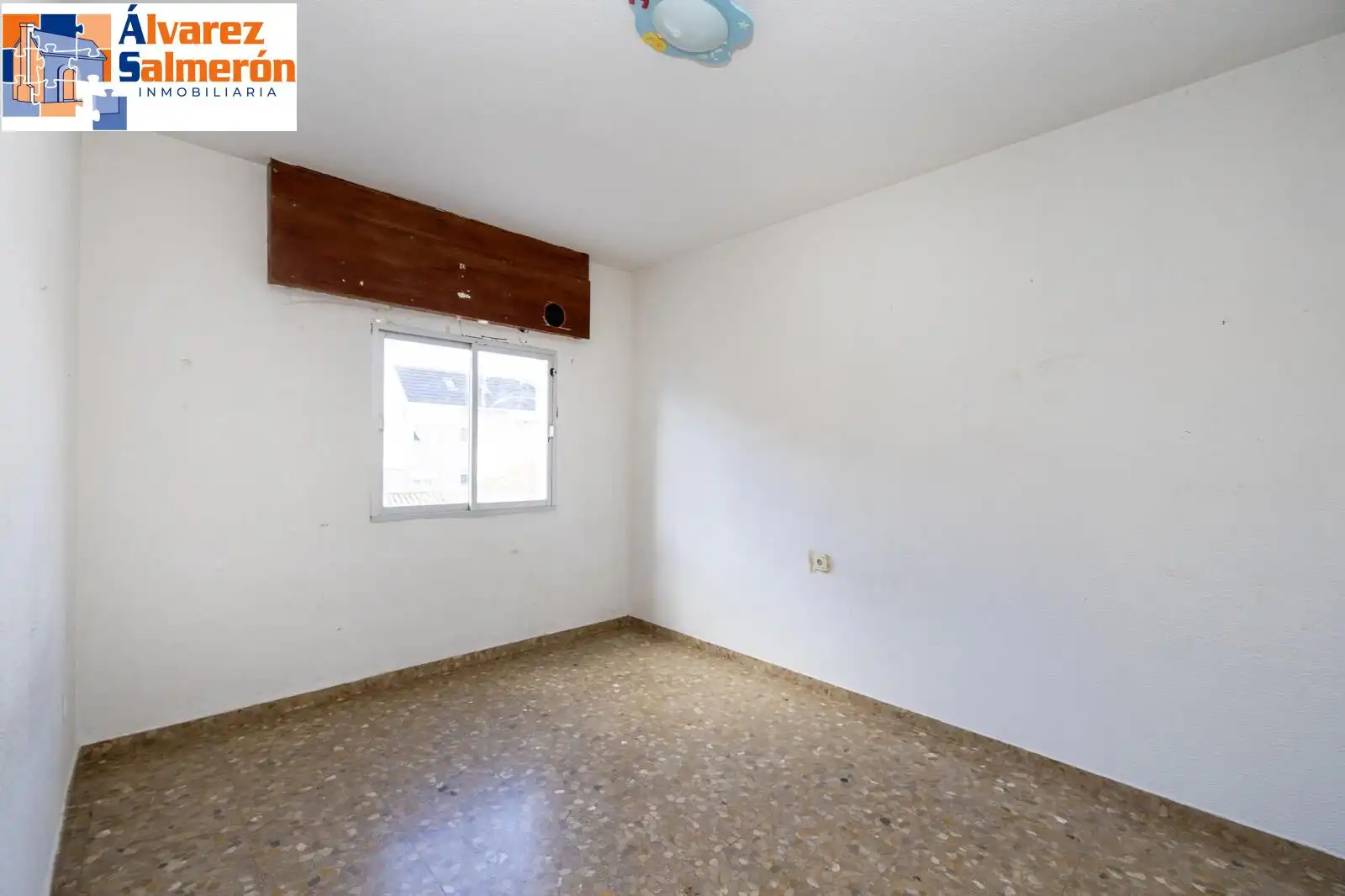 Schlafzimmer von Haus oder Chalet zum Verkauf in La Zubia mit Klimaanlage, Privatgarten und Terrasse
