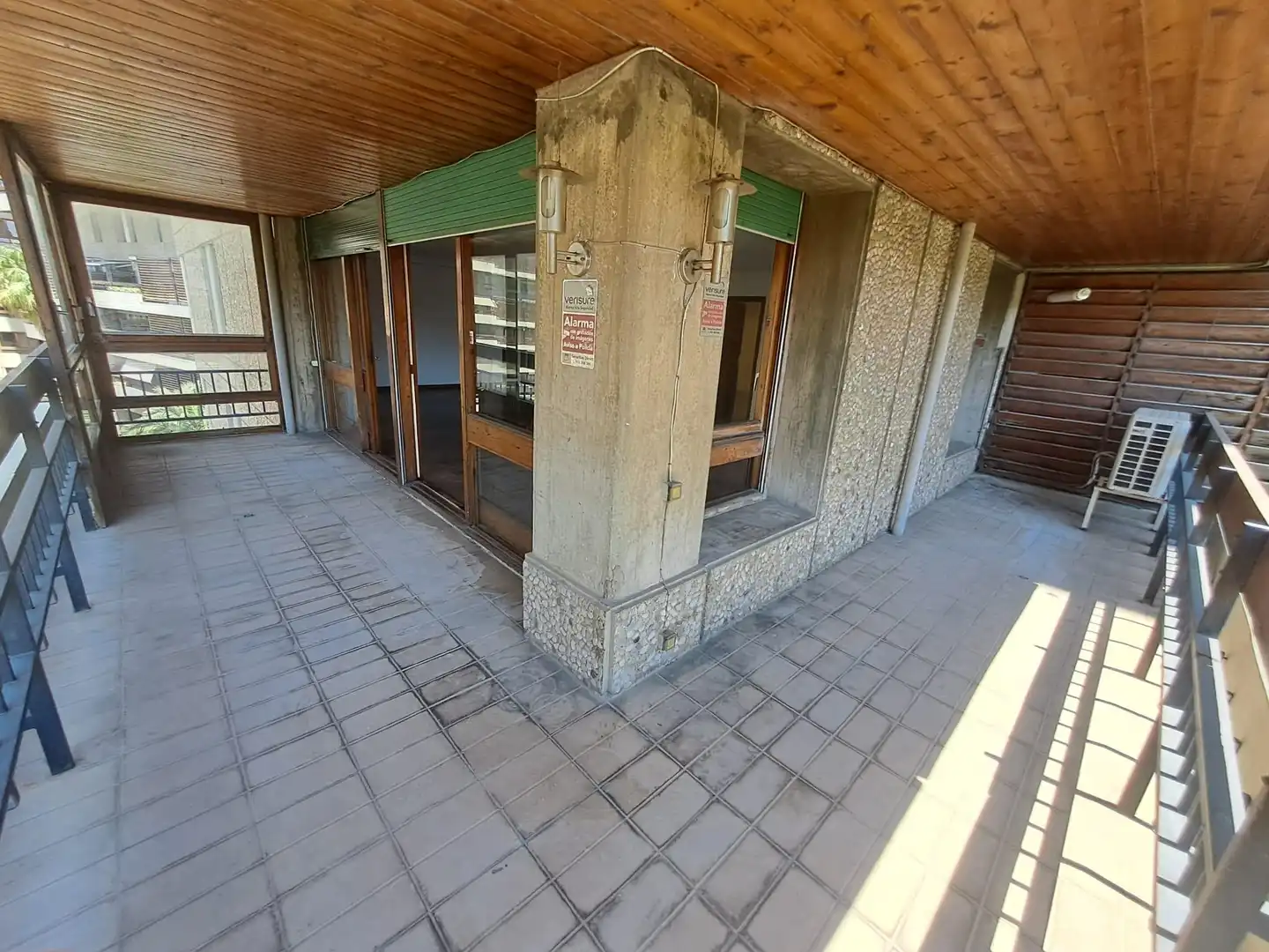 Exterior view of Flat for rent in Barcelona  with Air Conditioner, Heating and Parquet flooring