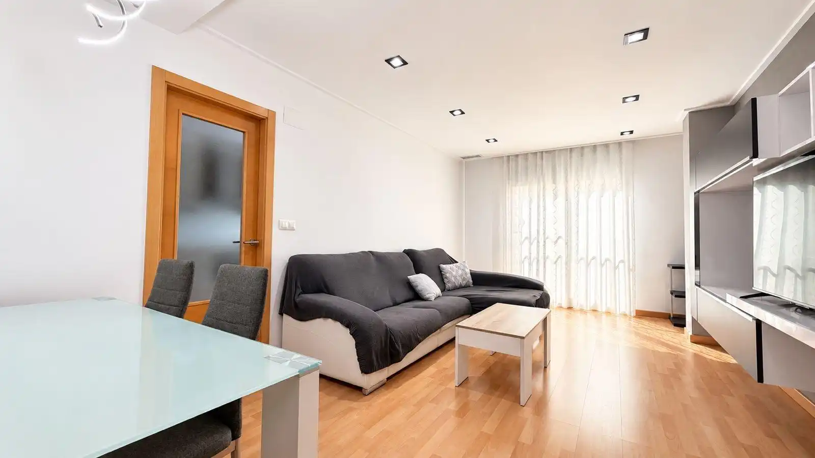 Living room of Flat for sale in Elche / Elx  with Air Conditioner, Parquet flooring and Furnished