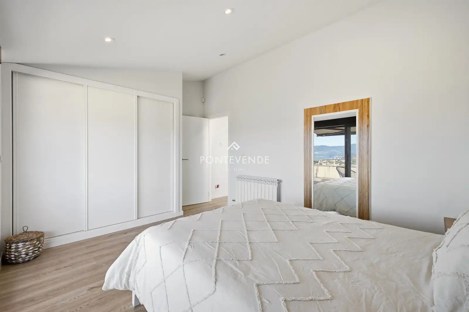 Villa mit Terrasse zum Verkauf in Freixeiro-Dorron, imagen 35