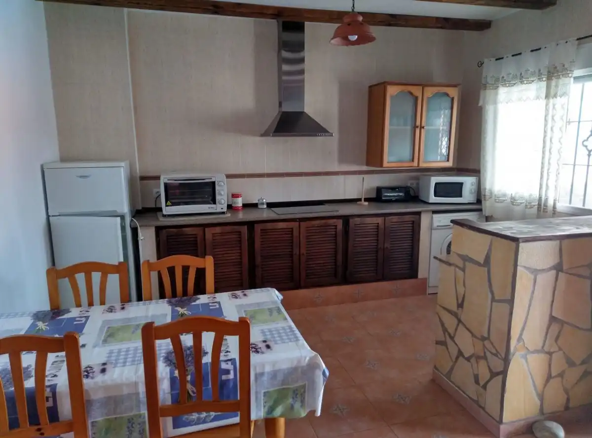 Cuina de Casa o xalet en venda en Chiclana de la Frontera amb Jardí privat, Terrassa i Piscina