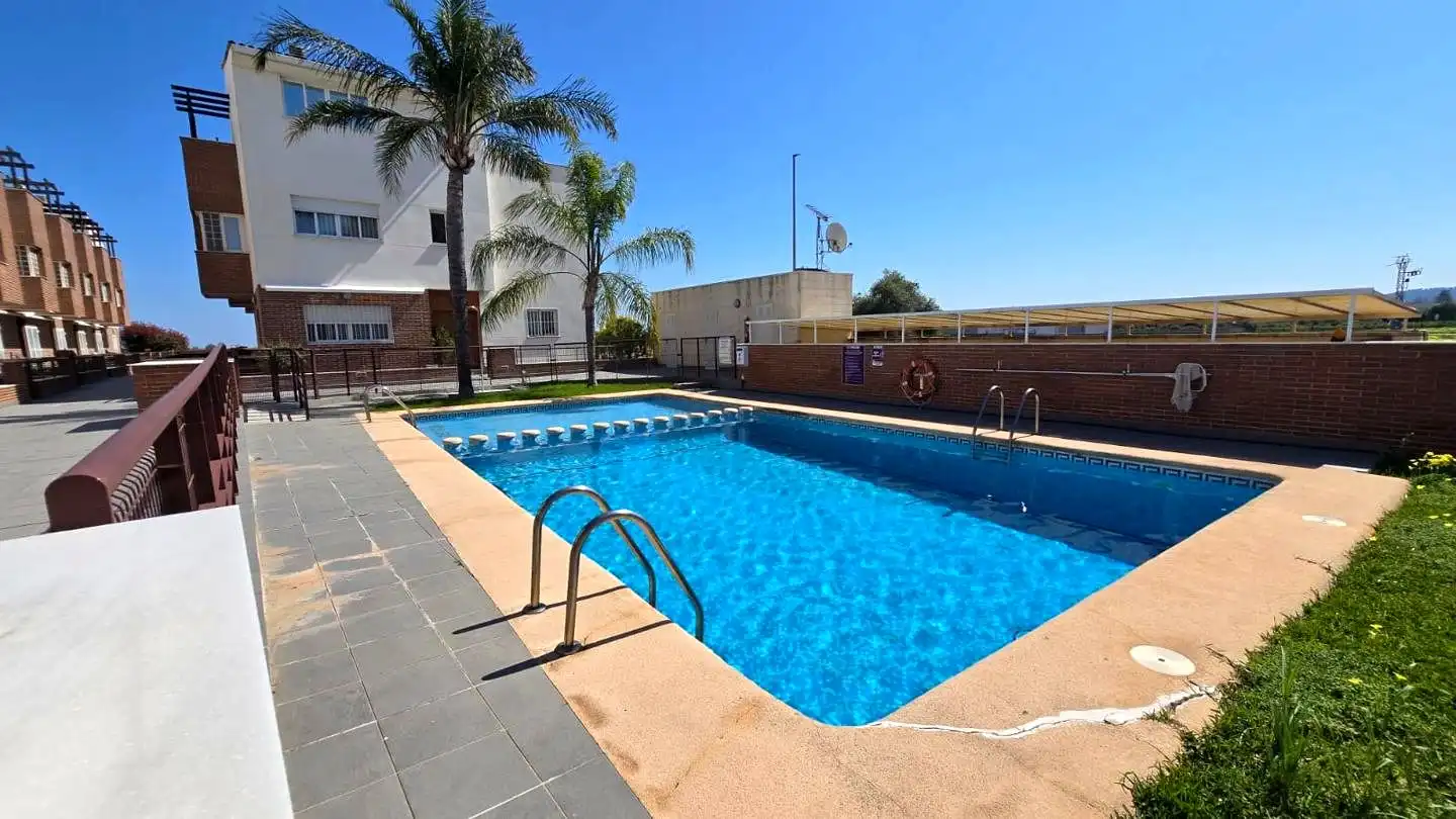 Piscina de Casa adosada en venda en Bellreguard amb Aire condicionat, Terrassa i Traster