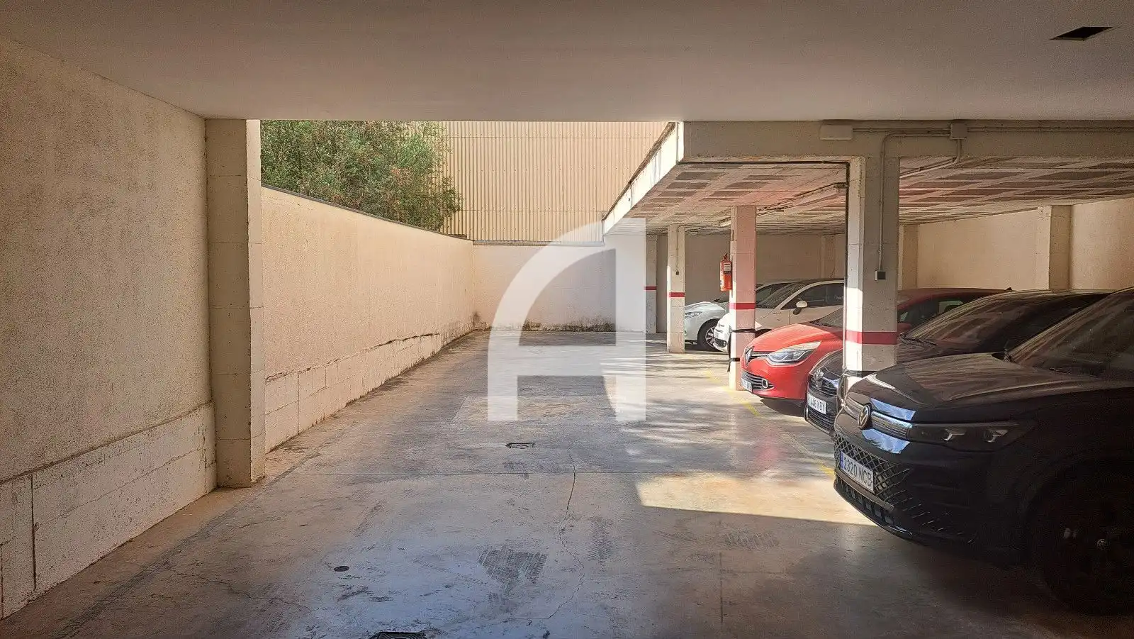 Parking de Dúplex en venta en Terrassa con Calefacción y Terraza