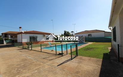 Piscina de Casa o xalet en venda en Alcalá de Guadaira amb Aire condicionat i Piscina