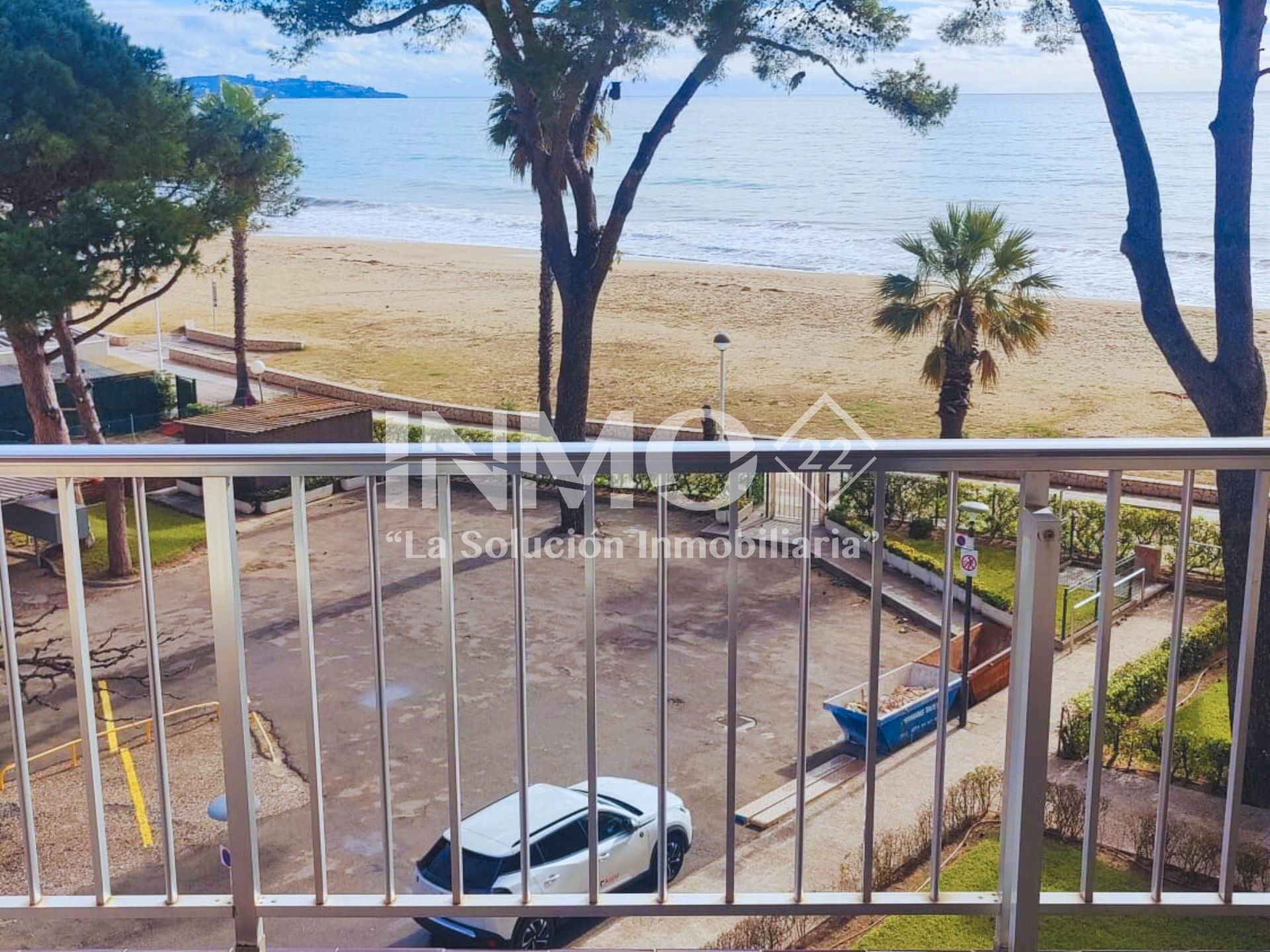 Vista exterior de Apartament en venda en Cambrils amb Aire condicionat, Terrassa i Moblat