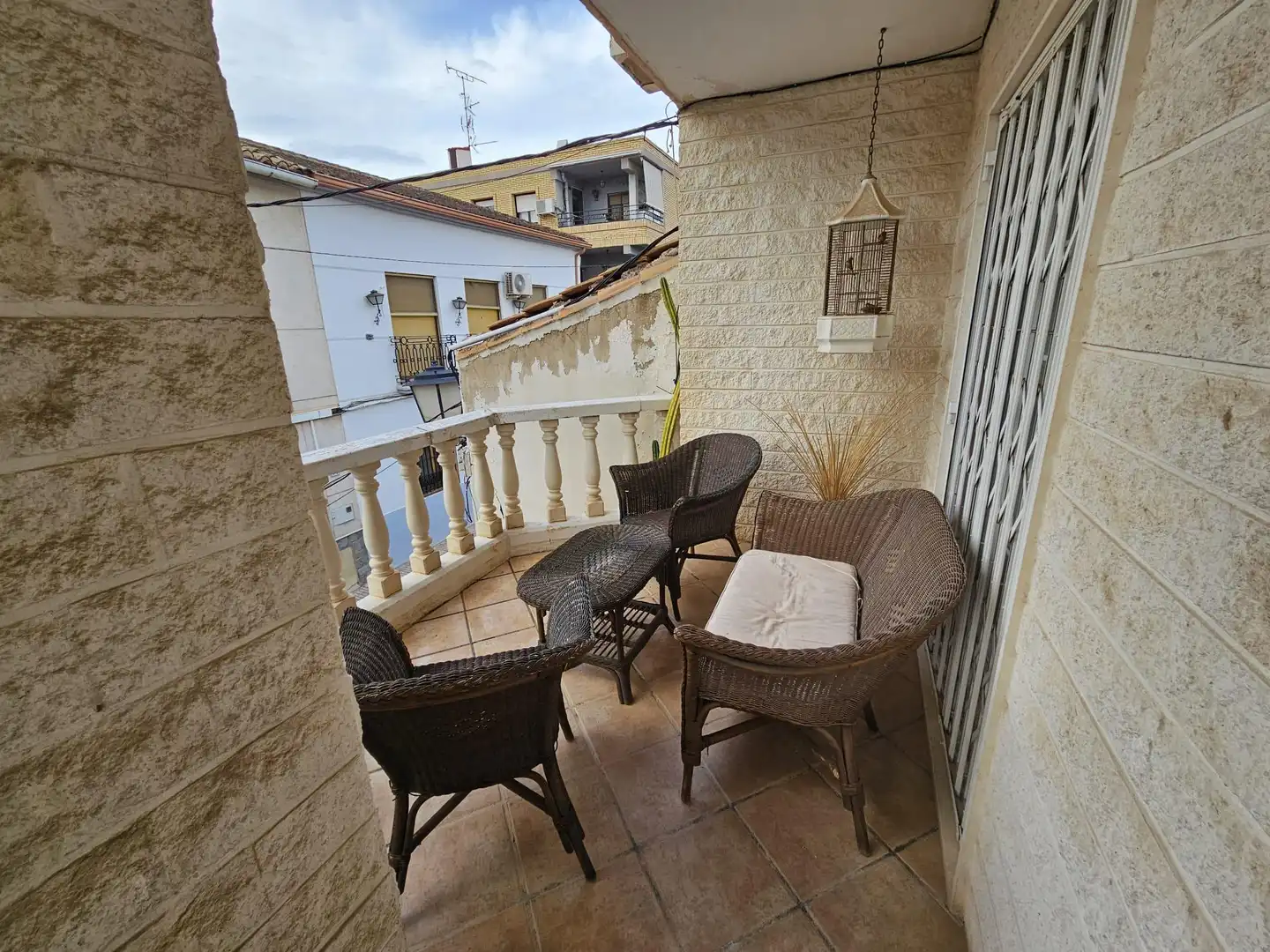 Casa adosada en venta en El Pinós / Pinoso