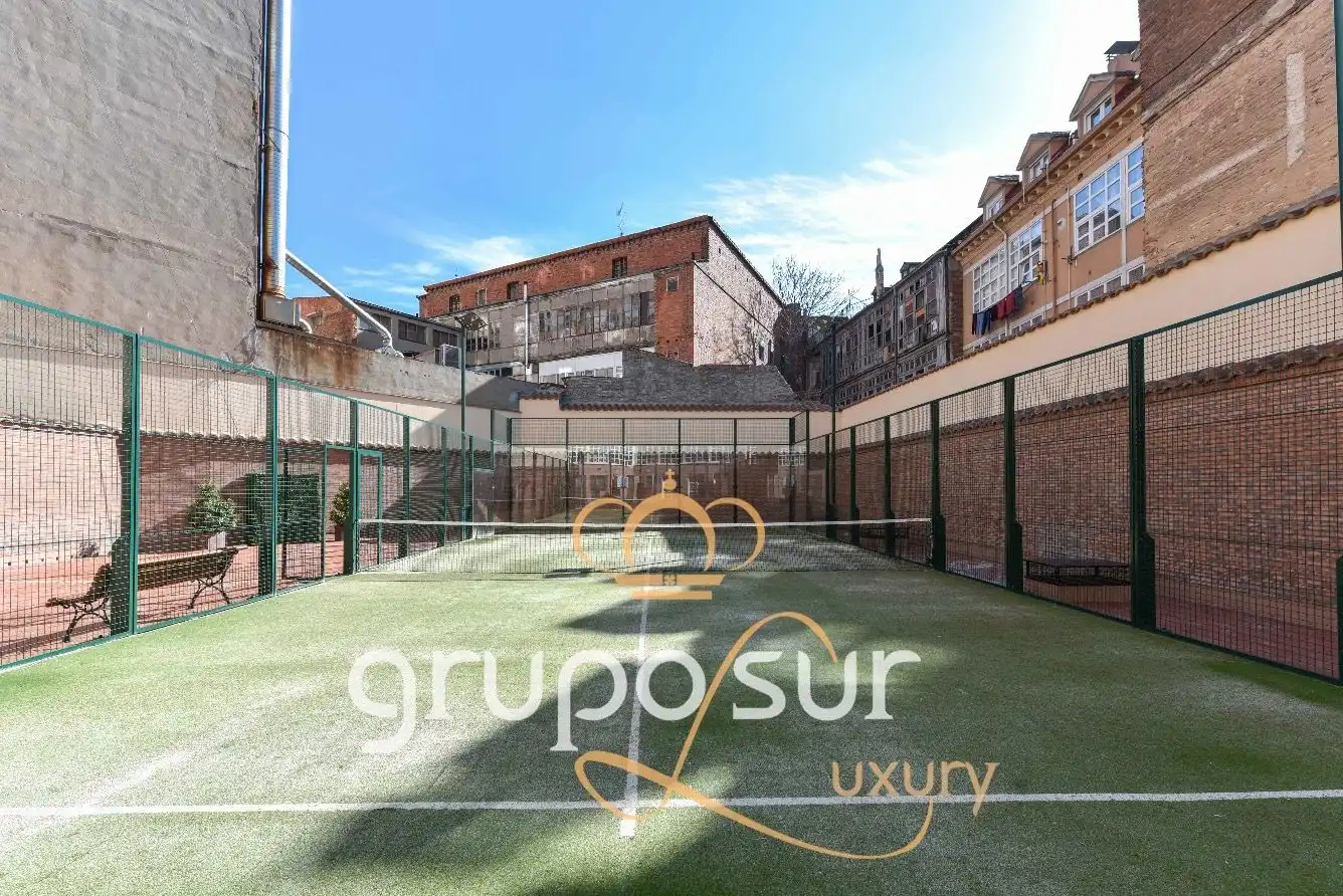 Terraza de Ático en venta en Valladolid con Calefacción, Parquet y Trastero