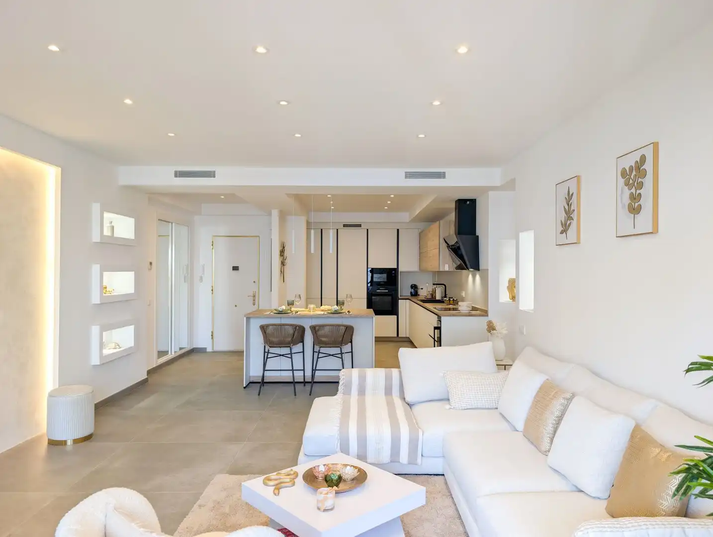 Sala d'estar de Pis en venda en Marbella amb Aire condicionat, Terrassa i Moblat