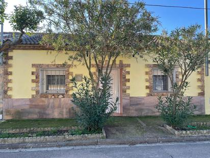 Vista exterior de Casa adosada en venda en Ejea de los Caballeros