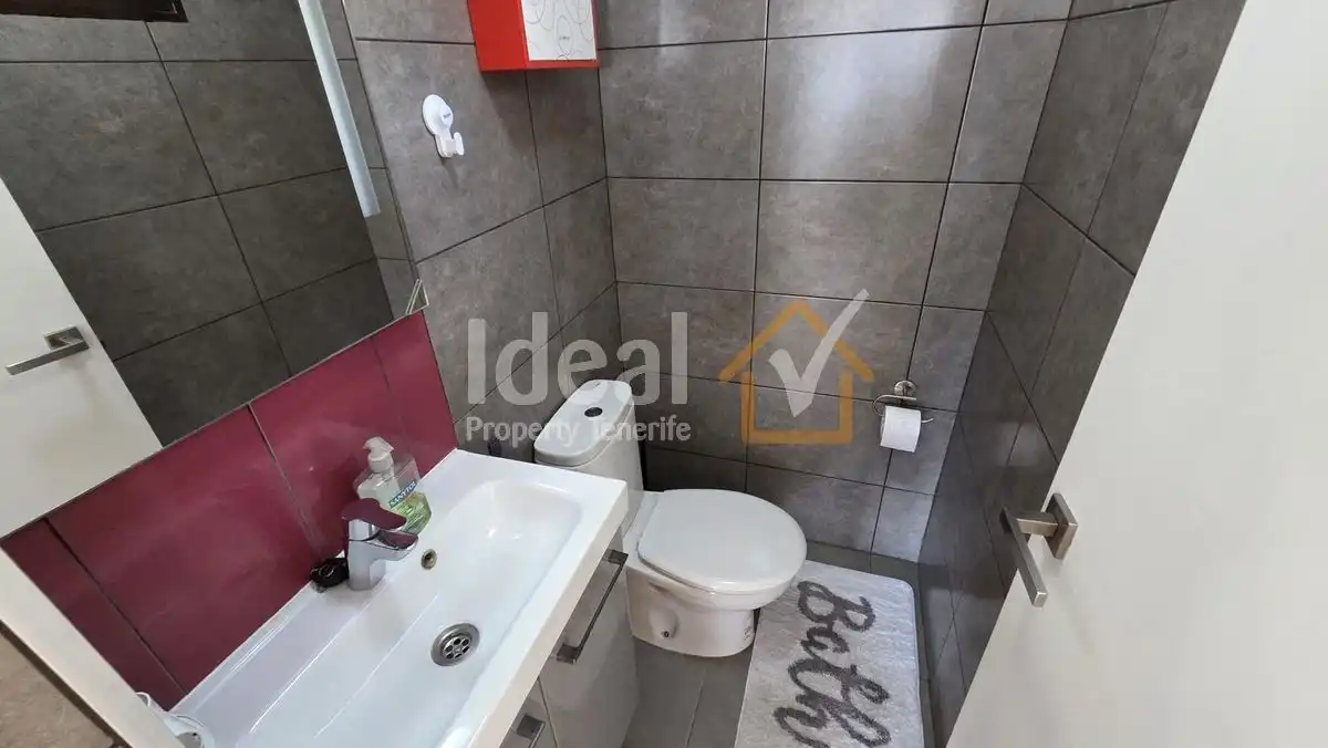 Baño de Casa adosada en venta en Santiago del Teide con Terraza, Amueblado y Piscina comunitaria