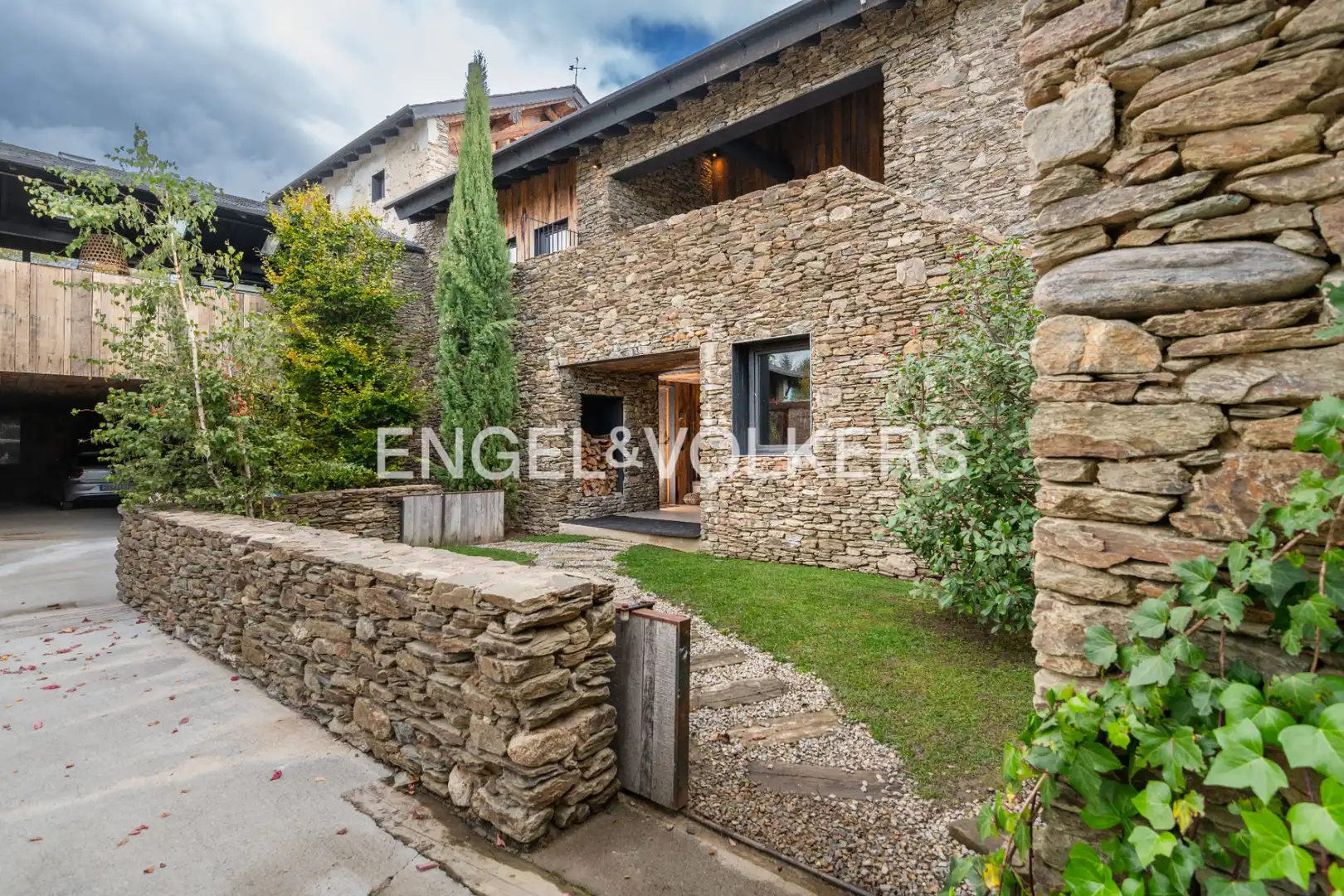 Vista exterior de Casa o chalet en venta en Bolvir con Calefacción, Jardín privado y Parquet