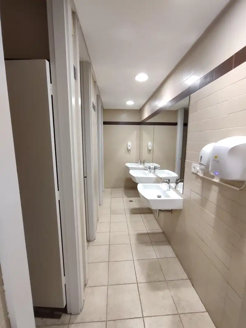 Baño de Oficina de alquiler en Indautxu
