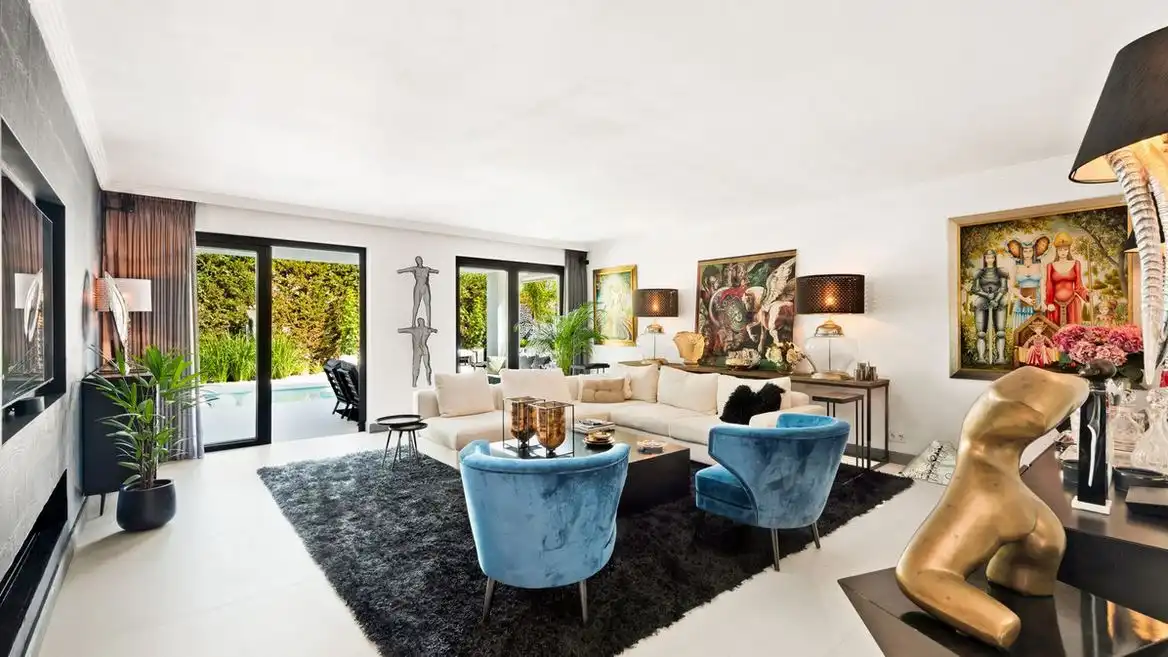 Chalet con piscina en venta en Nueva Andalucía, imagen 3