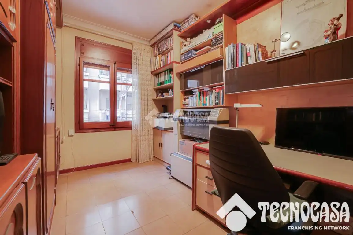 Piso en venta en Barcelona con Calefacción y Balcón