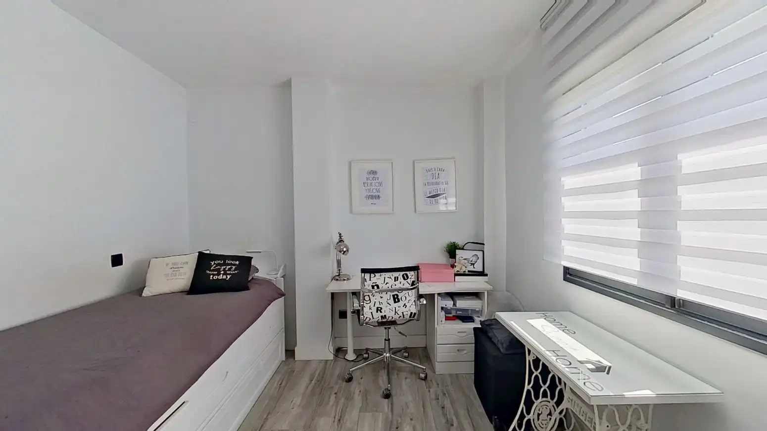 Dormitori de Casa o xalet en venda en Santander amb Terrassa i Moblat