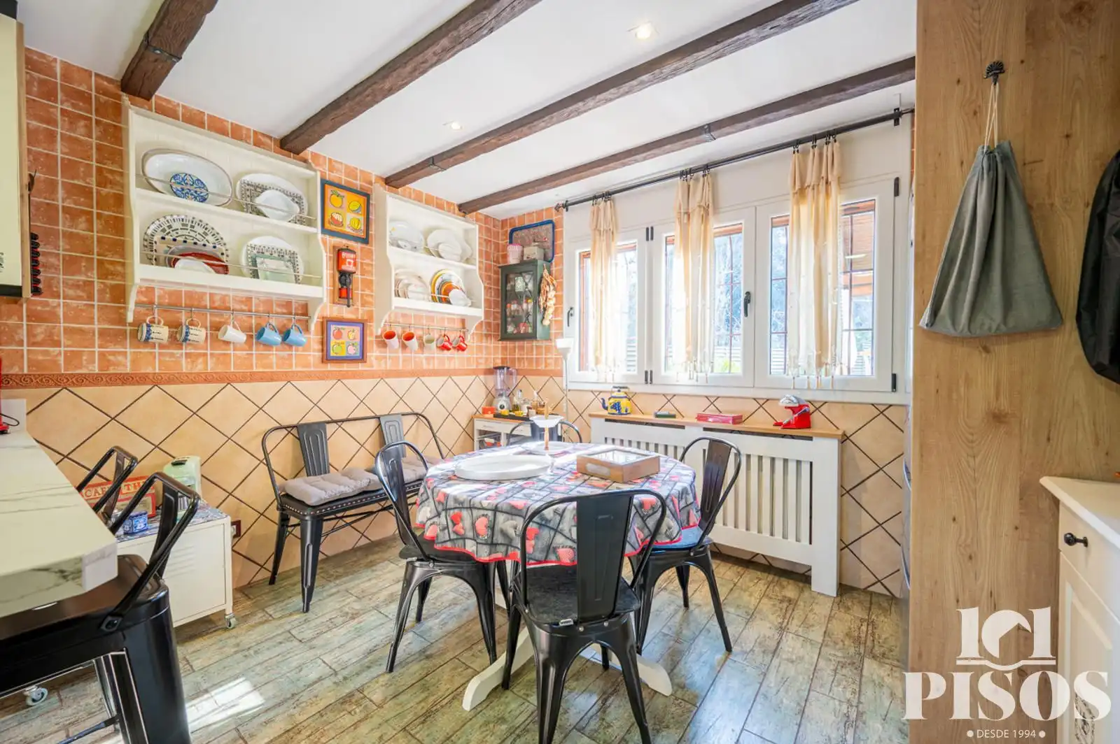Cocina de Casa o chalet en venta en Rubí con Aire acondicionado, Calefacción y Trastero