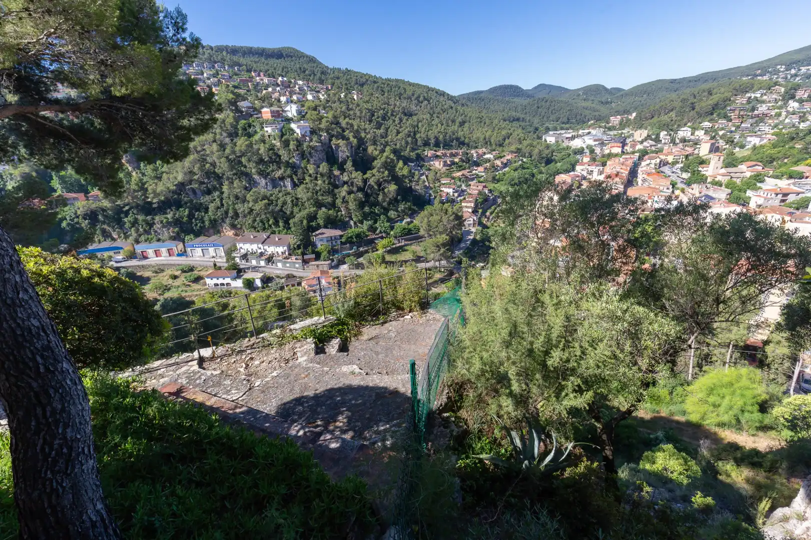 Vista exterior de Finca rústica en venda en Corbera de Llobregat amb Aire condicionat, Calefacció i Terrassa