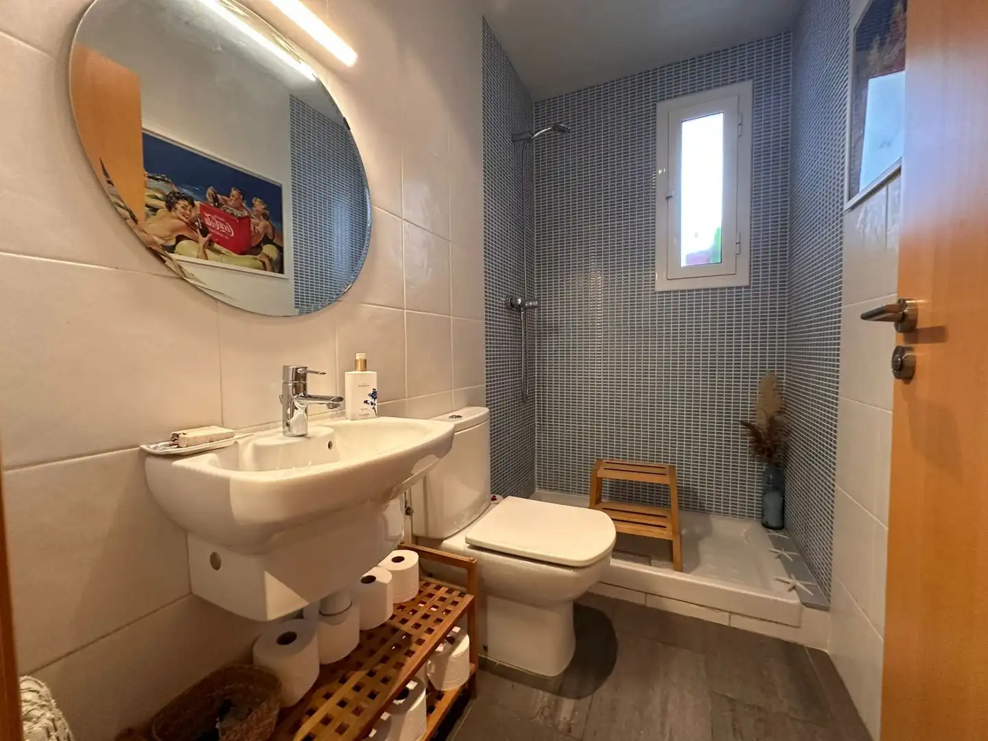 Baño de Piso de alquiler en Badalona con Calefacción, Terraza y Amueblado