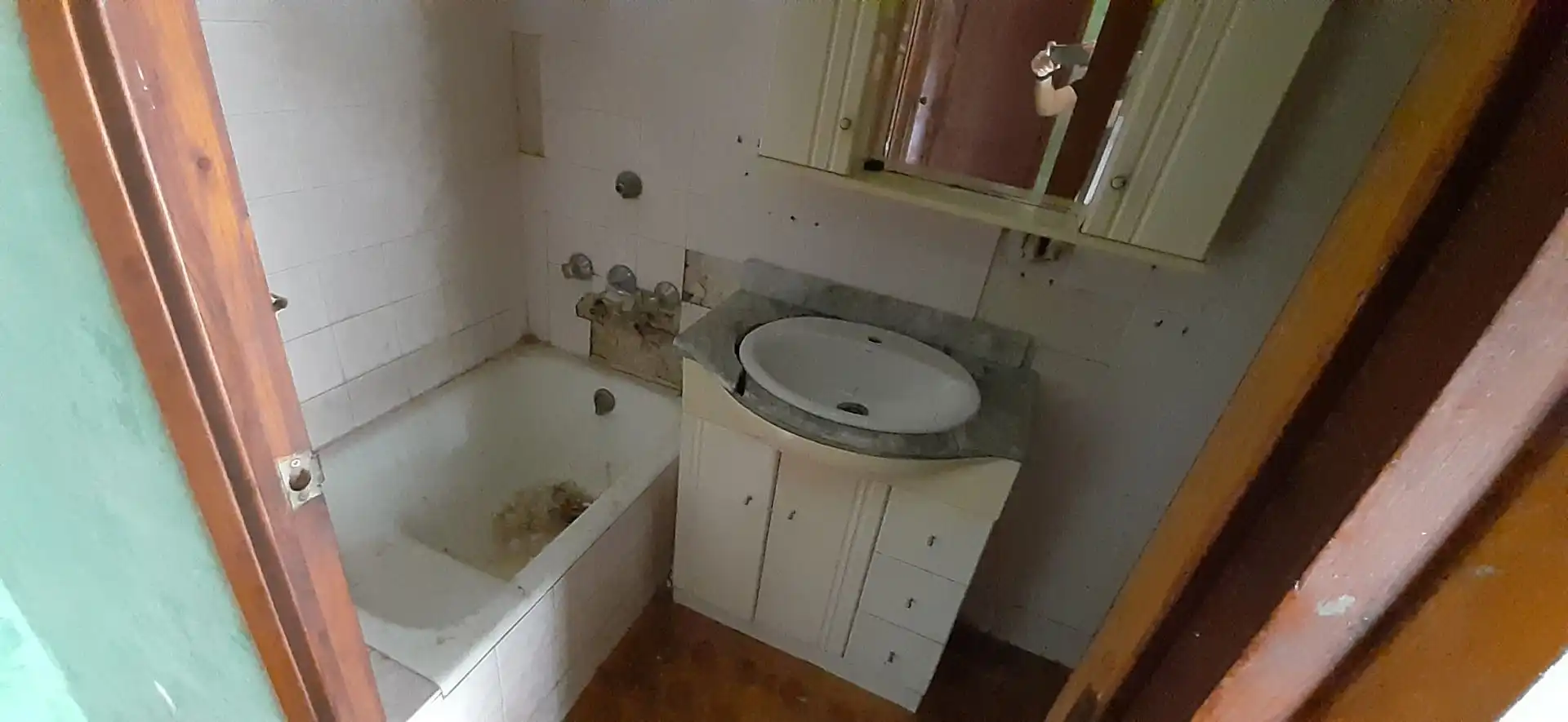 Bany de Casa o xalet en venda en Vacarisses amb Jardí privat, Terrassa i Piscina