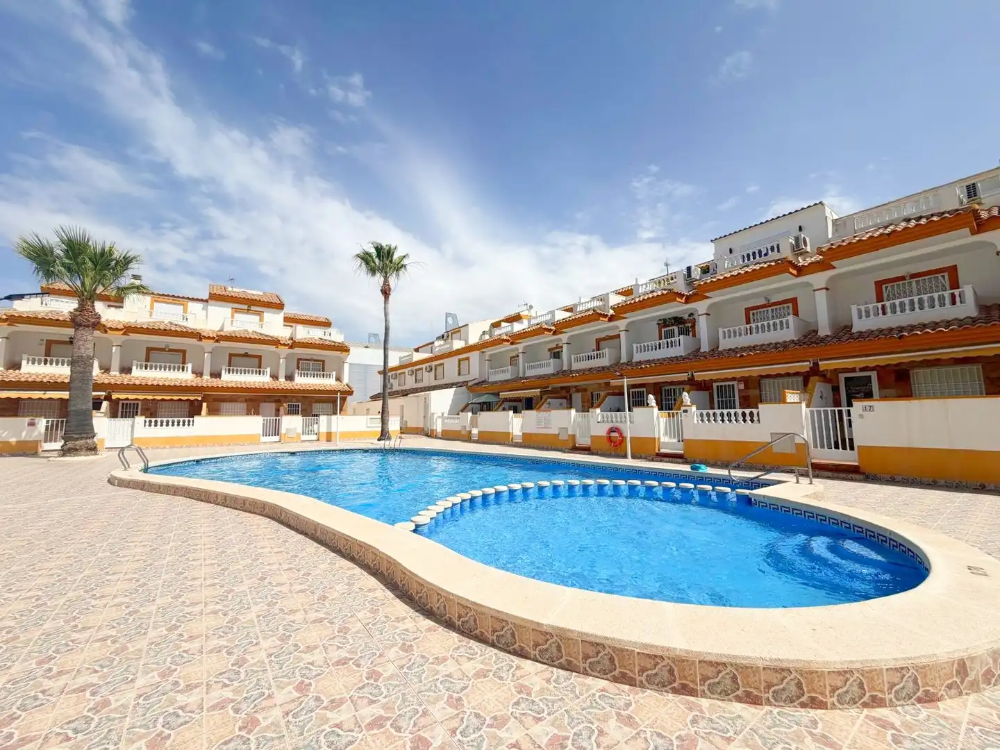 Vista exterior de Casa o xalet en venda en Los Alcázares amb Aire condicionat, Terrassa i Traster