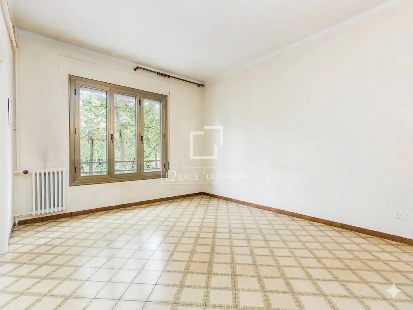 Außenansicht von Wohnung zum Verkauf in Barcelona mit Klimaanlage, Privatgarten und Terrasse