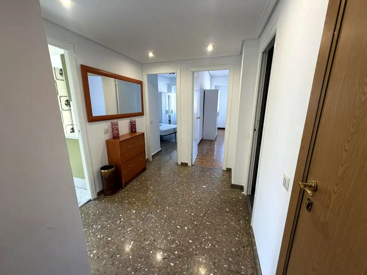 Room in Calle Marqués de la Ensenada, Residencia