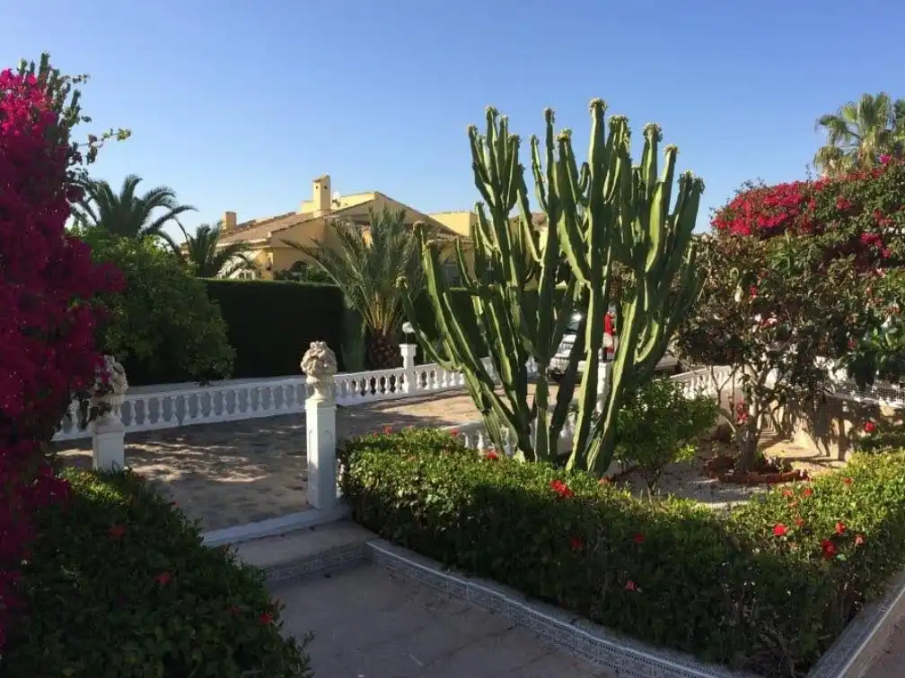 Detached house with pool for sale in Avenida jaca 13, imagen 10