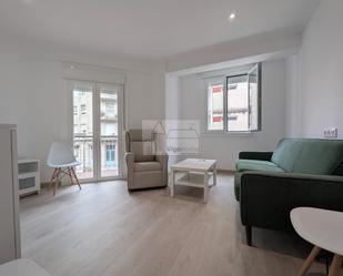 Living room of Flat to rent in Vigo   with Heating, Terrace and Furnished