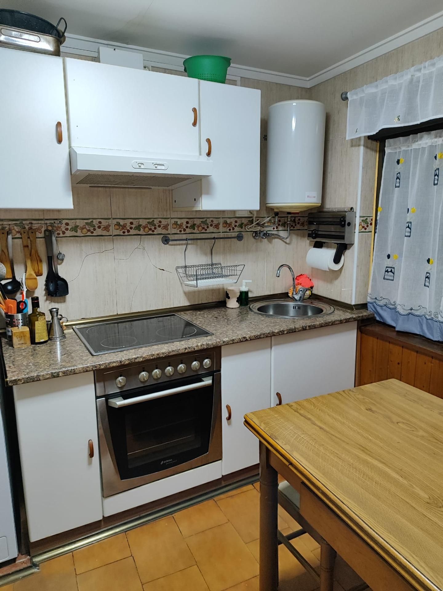 Kitchen of Flat to rent in Lena  with Heating