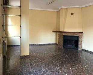 Living room of Flat for sale in Mogente / Moixent  with Air Conditioner, Heating and Storage room