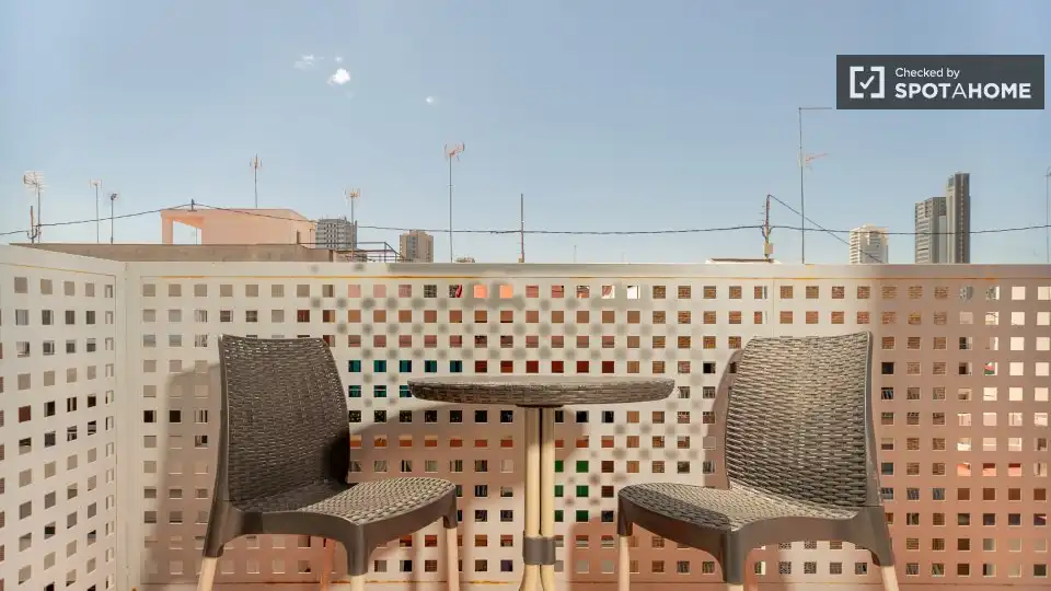 Terrassa de Pis de lloguer en Valencia amb Aire condicionat, Calefacció i Moblat